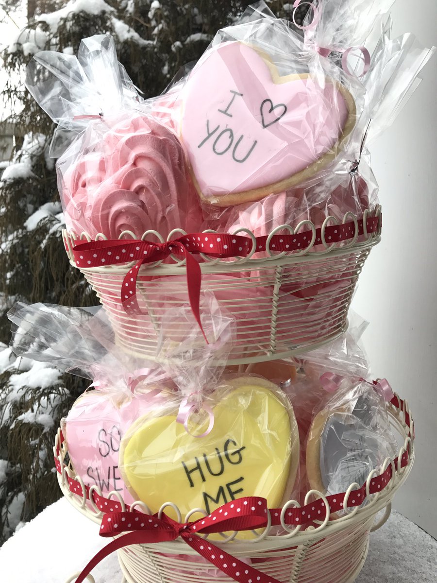 redbarncoffee's tweet photo. Pick up your Valentine treat today, thanks to our friends at Yummy Mummy! https://t.co/vIEF0aK2Dd