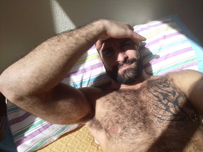 Sunshine on my body https://t.co/0MTA7vlA0z