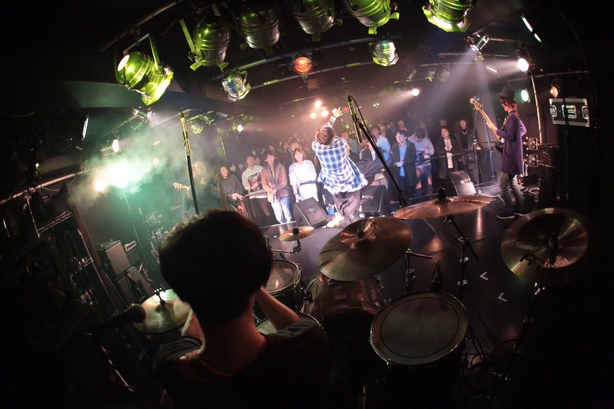 Paresani's tweet photo. FINAL LIVE “AFTER PARTZY” SET LIST

1.愛しのあなたへ
2.キミとボク。
3.おなかがへったよ
4.リスタ
5.Brand new dayz
6.Ride On!
7.ミライに向かって
Encore
8.ダイレクション
9.START https://t.co/X3hThO0jsT