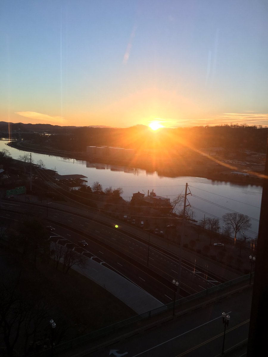 timburchett's tweet photo. There it is. I was wondering what was keeping it? https://t.co/fkCC6JOalA