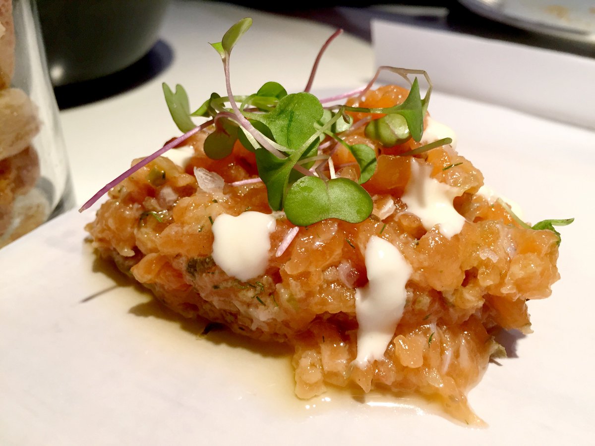 La  <a href="/LaGabinoteca/">La Gabinoteca</a> un impresdindible del barrio del #Chamberí en Madrid #Foodie