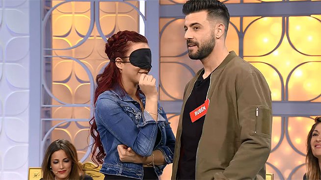 myh_tv's tweet photo. Rubén no es el chico que @rym_renom imagina, pero le ha gustado mucho... #myhyv https://t.co/KDAQELXZyj