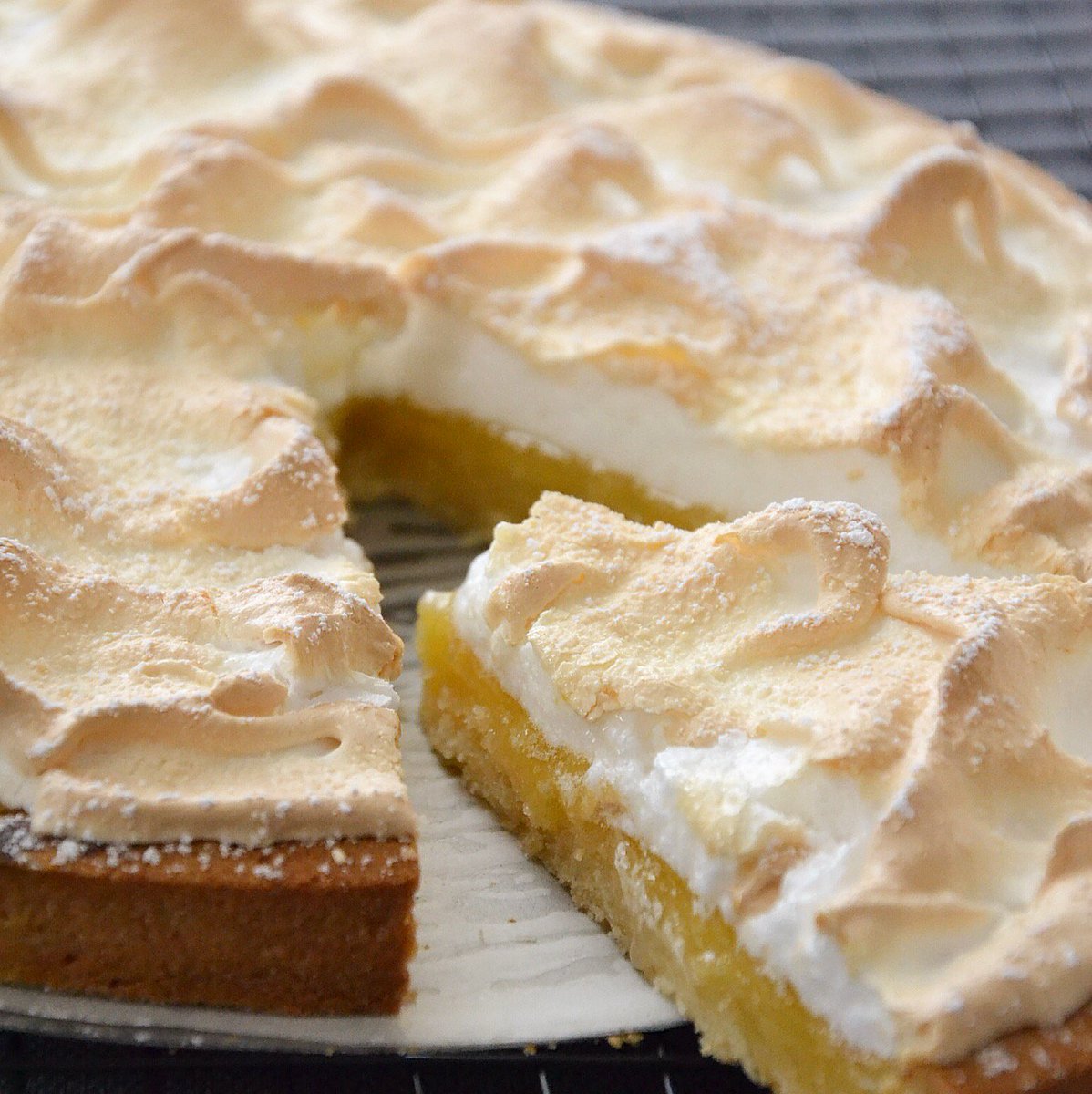 St Valentin ou pas, c'est toujours l'heure pour une bonne tarte au citron bit.ly/2kYTrxX #tarteaucitron <a href="/ChocoMulhaupt/">Pâtisserie Mulhaupt</a> #StValentin