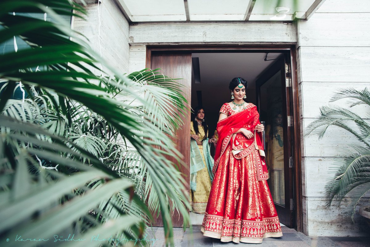 My BFF’s and I Got Decked Out In Banarasi Lehengas At Ekaya! buff.ly/2kilmf8 <a href="/ekayabanaras/">Ekaya</a> #brides #bridalwear #indianfashion
