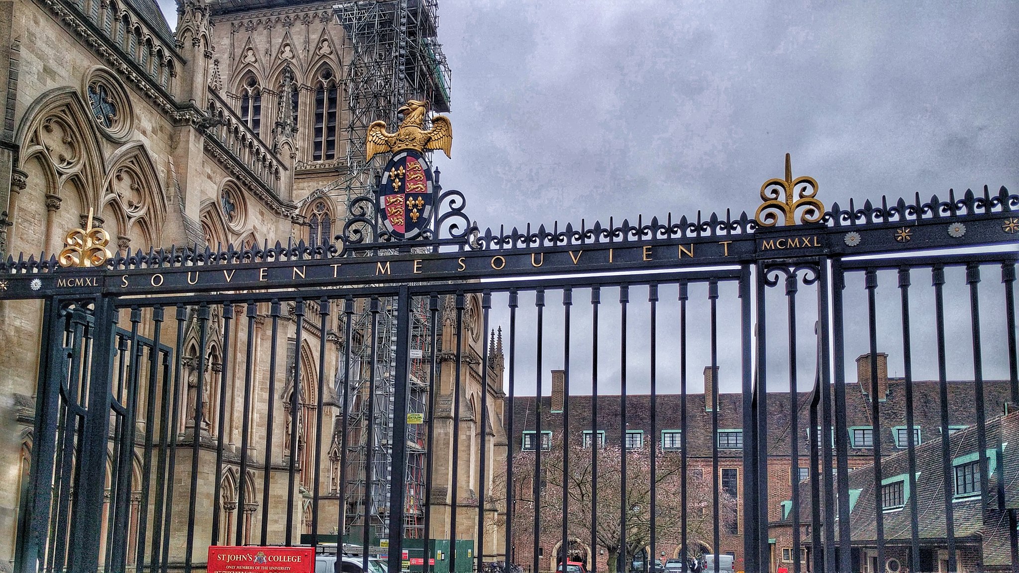 Happy birthday to star, member & alumnus Hugh Dennis 