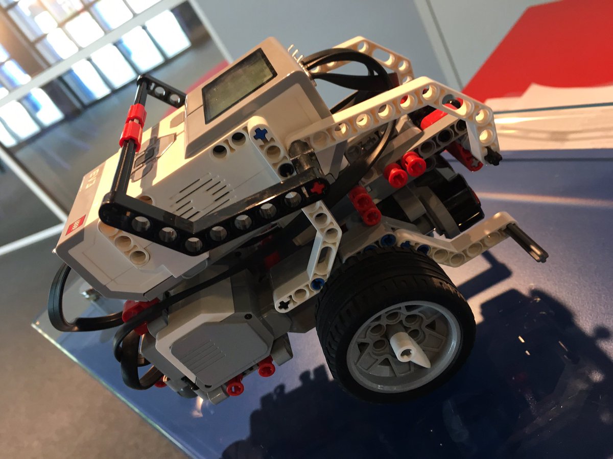 BSAKdigital's tweet photo. @LEGOLANDDubai Looking at EV3 - session booked at 2pm! Possible use in KS2/3 for coding and problem solving? #BSAKcomputing #BSAKinnovation https://t.co/dWchRBrdVe