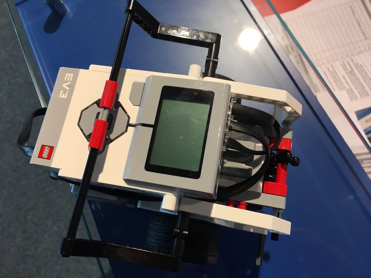 BSAKdigital's tweet photo. @LEGOLANDDubai Looking at EV3 - session booked at 2pm! Possible use in KS2/3 for coding and problem solving? #BSAKcomputing #BSAKinnovation https://t.co/dWchRBrdVe