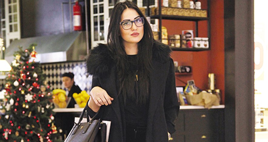 sanat_dergi's tweet photo. https://t.co/f77bXmogsO #meldaünlü #moda #modadergi #sokakmodası https://t.co/48lVWktASW