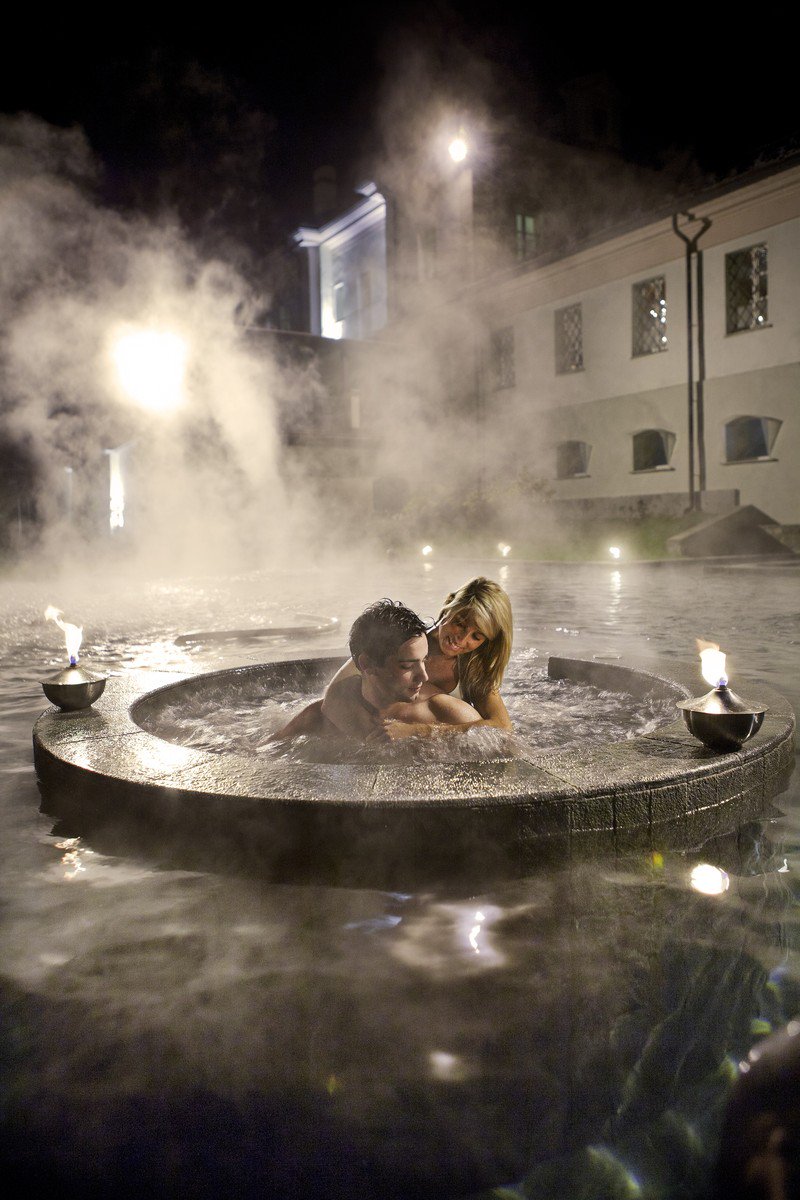 Valle_dAosta's tweet photo. Vuoi trascorrere #sanvalentino in #valledaosta con la tua lei o il tuo lui e tentare di vincere… https://t.co/NmpxhDYR9M https://t.co/JdnyLRkwH5