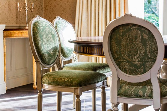 Classic, hand-crafted #furniture supplied by <a href="/OficinaInglesa/">Oficina Inglesa</a> for this Chichester country house, available in any of 30 + woods &amp; finishes