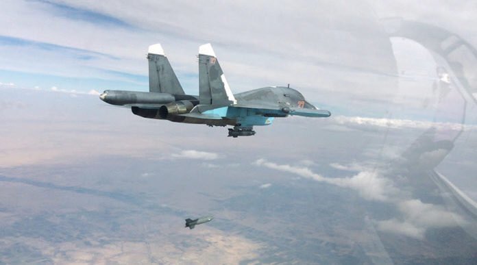 ВКС РФ и ВВС Сирии нанесли удары по позициям террористов ИГ в районе горы Тарда #Сирия 
almasdarnews.com/article/russia…