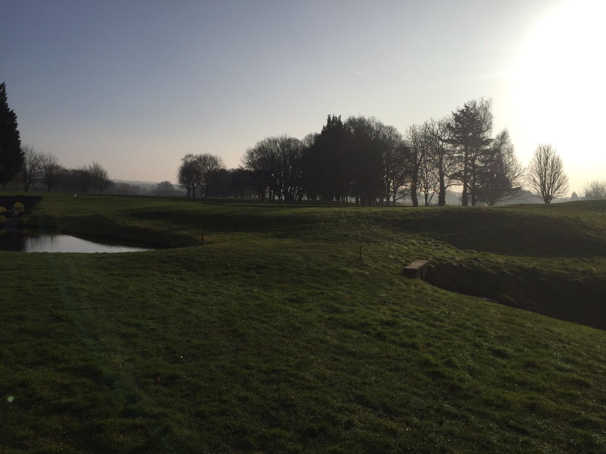 oxford_golfclub's tweet photo. Glorious morning here at Oxford Golf Club looking back down our 18th hole. Why not come and #grabagame #lovegolf https://t.co/hHQda4rOoy