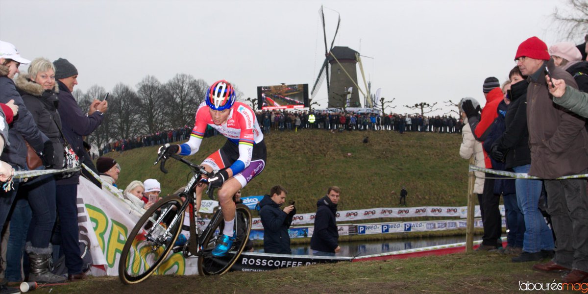 .<a href="/mathieuvdpoel/">Mathieu Van der Poel</a> et #Hulst, de toute beauté : bit.ly/2kiNO0d #Vestingcross