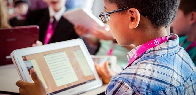 magentatelekom's tweet image. #0676Blog Interview mit Paul Kral (@knowlearnlead) zu unserem gemeinsamen Projekt #connectedkids: blog.t-mobile.at/2017/02/13/con…   #DigitaleBildung