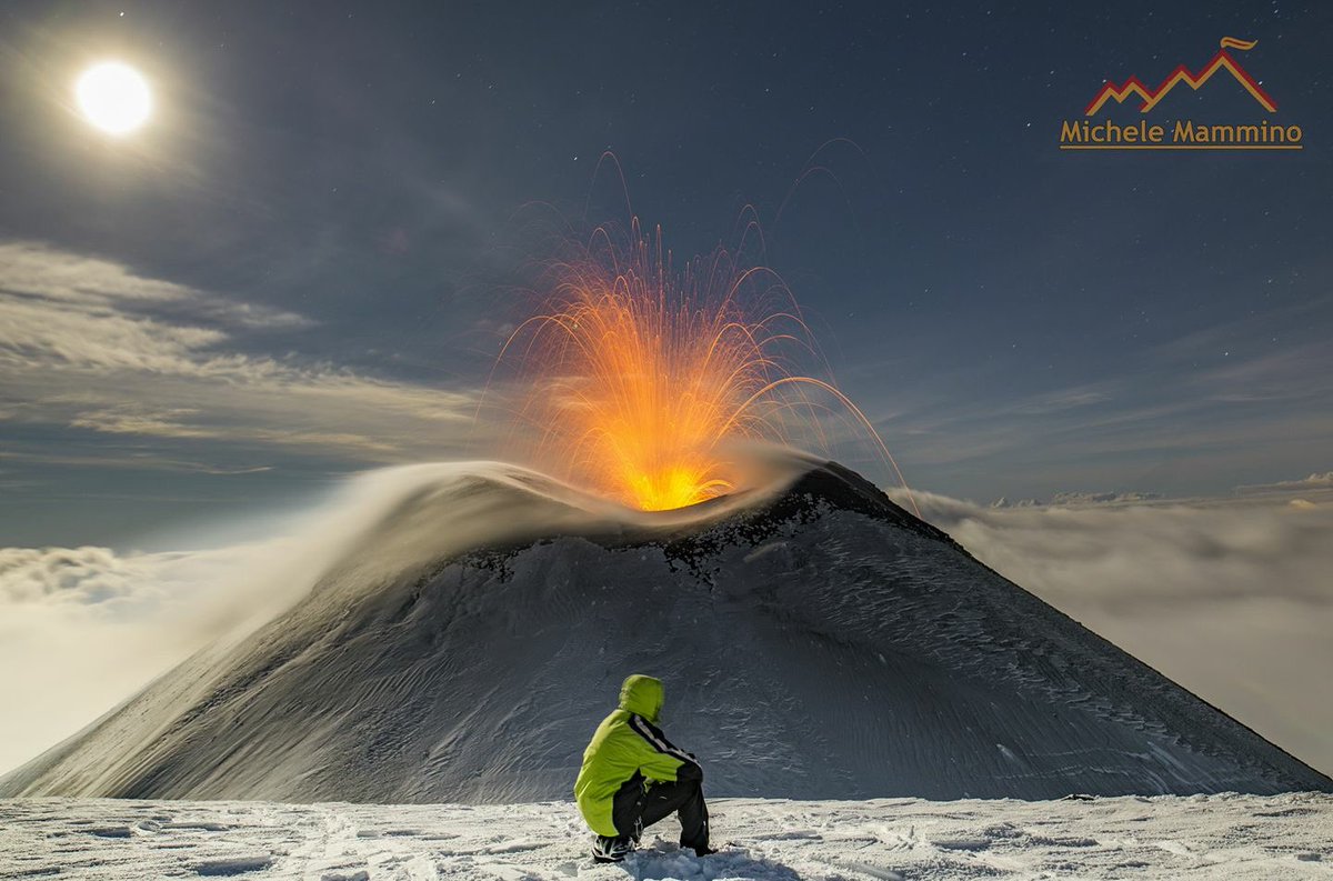 #Etna 12.02.2017 | L'uomo al cospetto della Natura #sicily 📷©Michele Mammino - tutti i diritti riservati <a href="/seisiciliano/">Sicilia In Foto</a> @etnanews7 <a href="/EtnaLive/">EtnaLive®</a>
