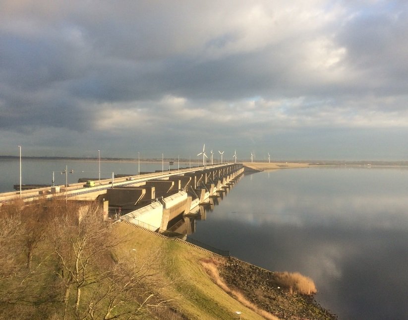 Venko heeft het project “Vervangen conservering schuiven Haringvlietsluizen” succesvol opgeleverd. venko.nl/nieuws/rimpell…