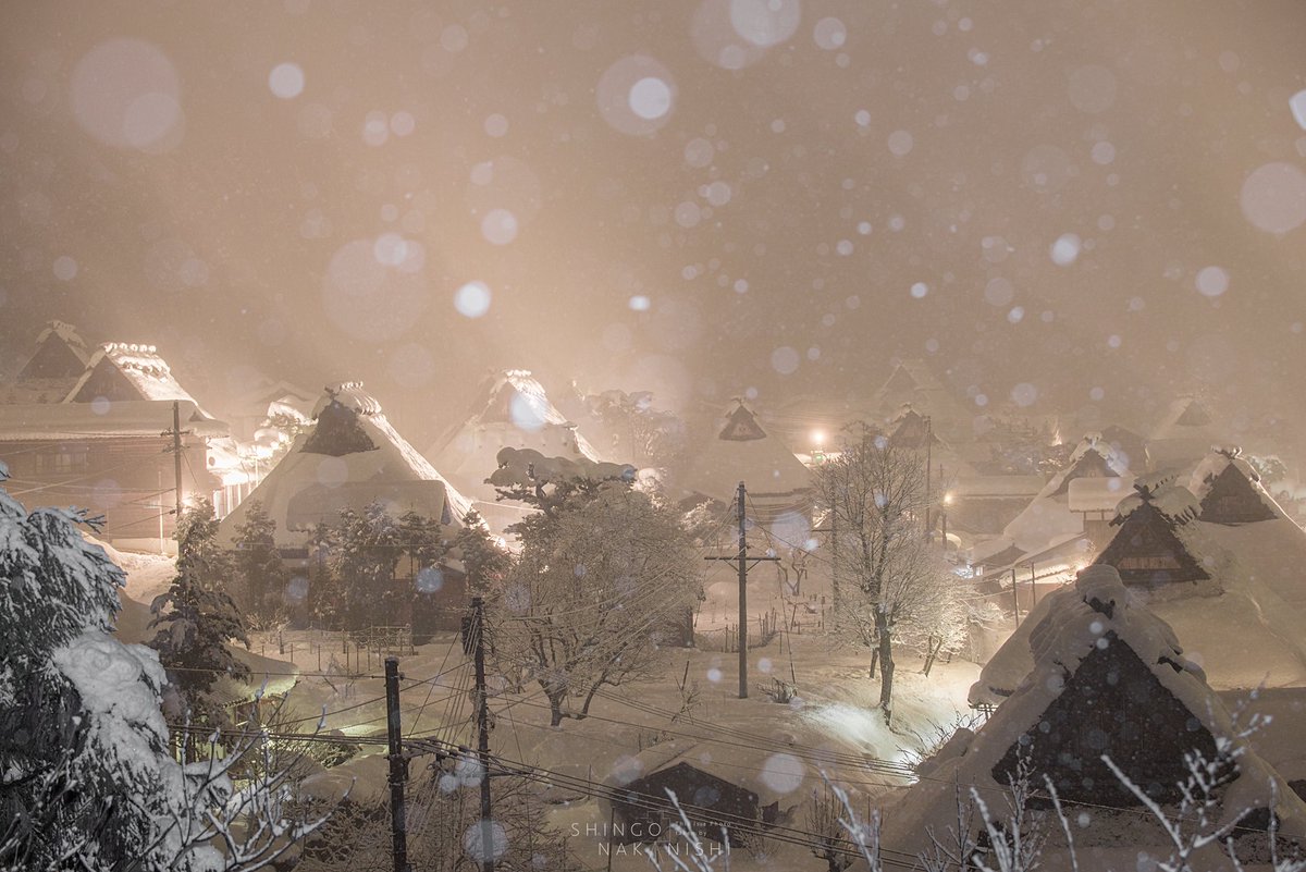 しんご 雪深き里 京都府南丹市美山町にあるかやぶきの里ではこの時期にライトアップが行われています 雪景色がとても美しく また運良く霧がでて幻想的なライトアップが見れました 京都 美山 かやぶきの里 雪 しんご 雪深き里 京都府南丹市美山町にあるかやぶきの里ではこの時期にライトアップが行われています 雪景色がとても美しく また運良く霧がでて幻想的なライトアップが見れました 京都 美山 かやぶきの里 雪