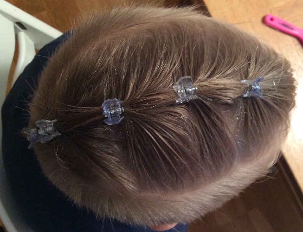 KatjahNiemi's tweet image. ...koska tärkeintä futiksessa on se, että tukka on hyvin. #jalkapallo #7v #tyyliennenkaikkea