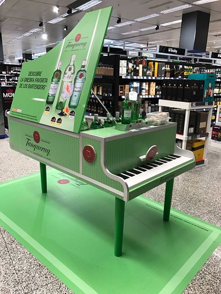 RoamlerES's tweet photo. Ganador de 50 eur del #ConcursoRoamler feb de @RoamlerES Jose R foto de @TanqueraySpain en @CarrefourES de Alcalá! Felicidades! a #roamlear https://t.co/WzmP2PmXOp