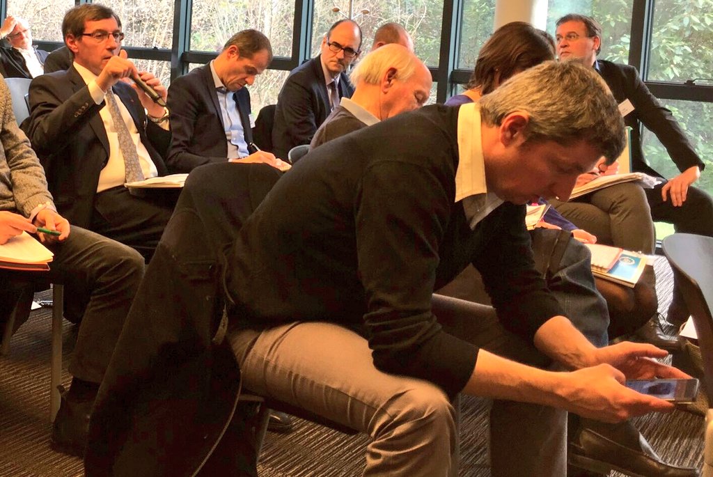 CoboteamRA's tweet image. @helinpro notre envoyé spécial @CoboteamRA tweete à mort pour nous faire vivre #robotaura de l&apos;intérieur. 
#robot #lyceen @auvergnerhalpes