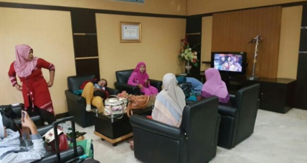 arvi_tangerang's tweet photo. Imigrasi Bandara Soetta Cegah 30 WNI Kerja Ilegal ke Luar Negeri
https://t.co/HAReApYzmx
#Breakingnews #bandara soetta @bandara soetta https://t.co/xroCLYFIN5