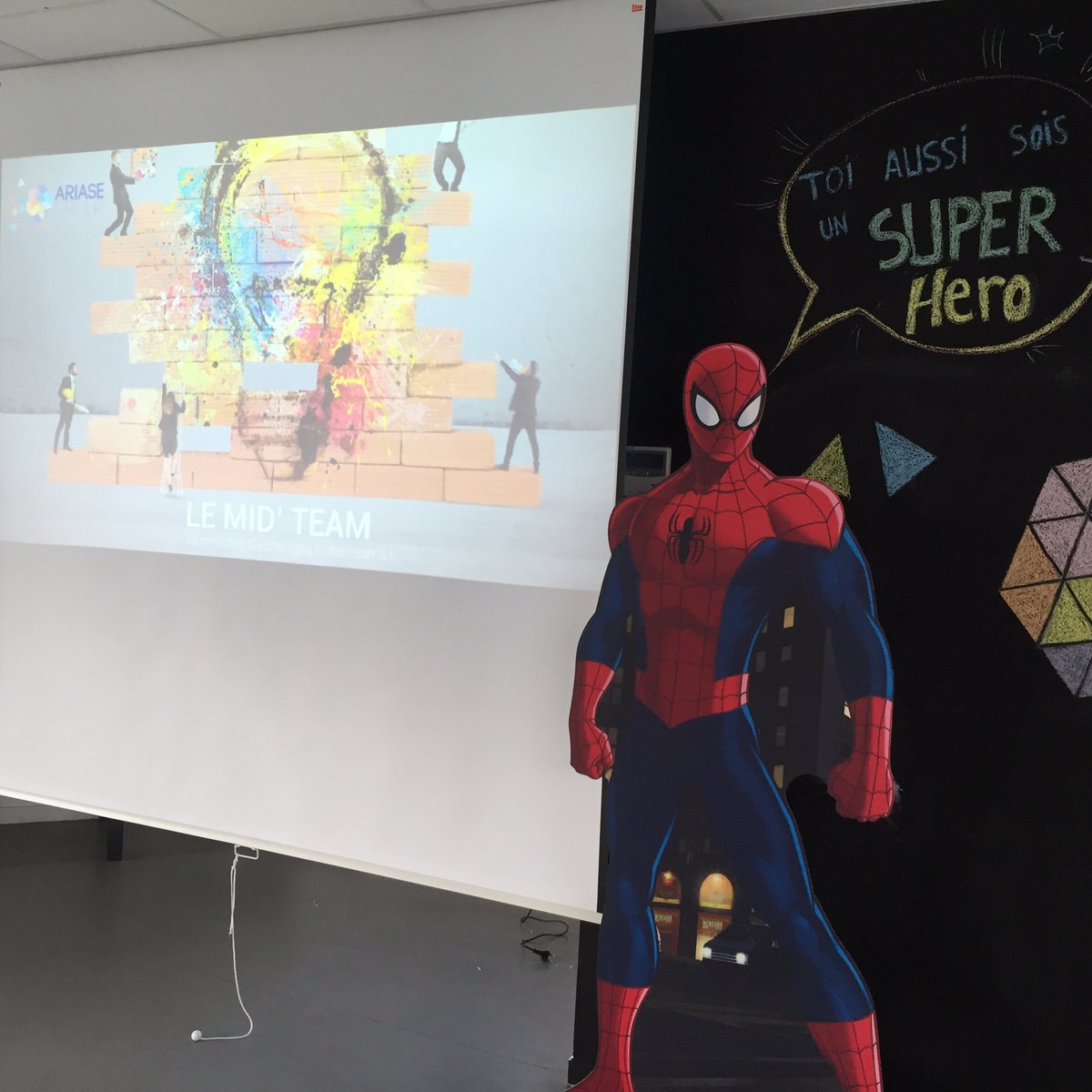 MyBeMove's tweet photo. #cominterne comme chaque mois le #midteam est l'occasion d'échanger s/ les projets & actualités du groupe!Échanges &rencontres👍🏻 #numerique https://t.co/1ijtajmwjl