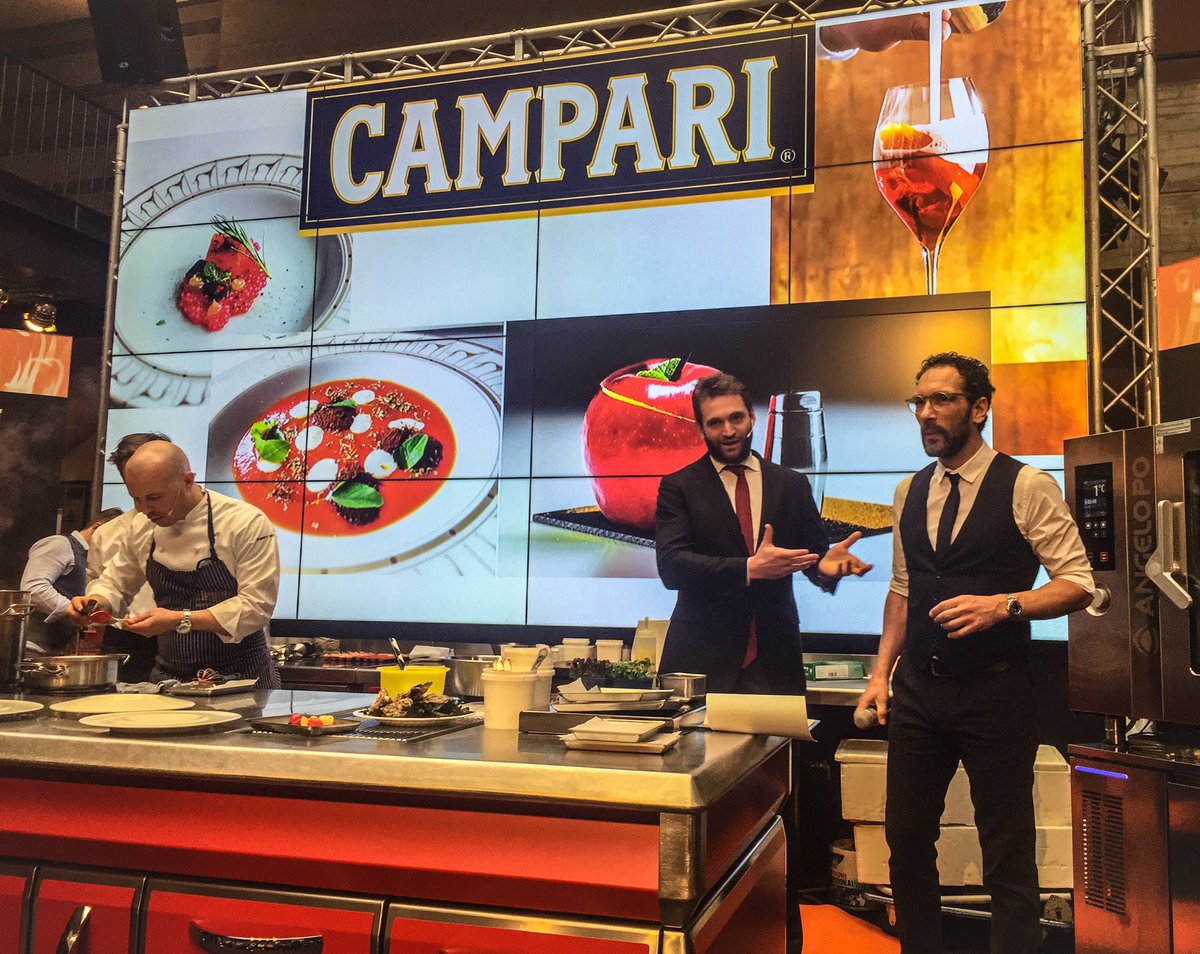 L'aperitivo raccontato Federico Quaranta con <a href="/TommasoCecca/">Tommaso Cecca</a> e <a href="/Chef_Conti/">Roberto Conti</a> - Birramericano e finto peperoncino 🌶 Colore e Sapore a #Risto2017