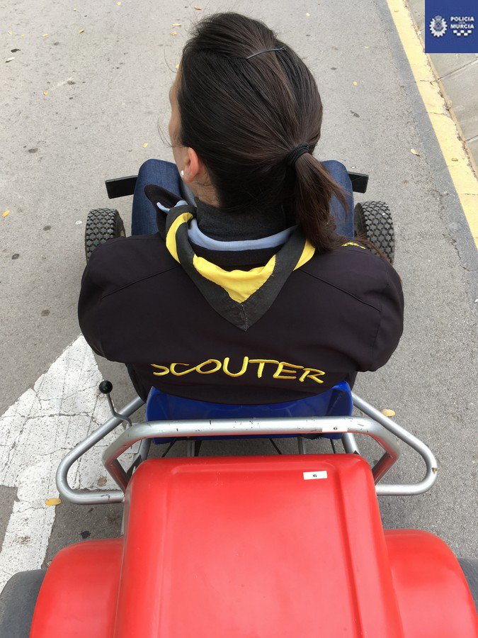 MurciaPolicia's tweet photo. El sábado Castores del Grupo de Scout Cruz del Sur visitaron el Parque Infantil trafico, y aprendieron muchooo.... de Educación vial. https://t.co/77NYsVxz1F