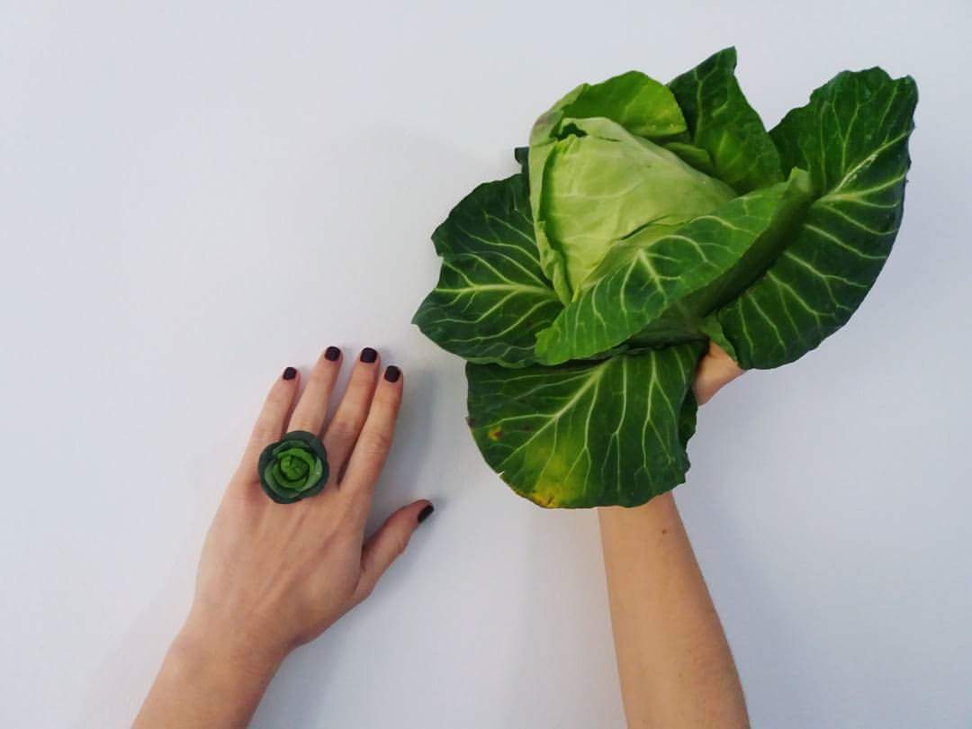anamiguensAM's tweet photo. NAMORADA DE GALICIA! 💚
#Repolo #anel #anillo #hortagalega #culturagalega #Galicia #GaliaFeitaAman #aGalciaMaisBonitaFeitaaMan https://t.co/WpucnXWaii