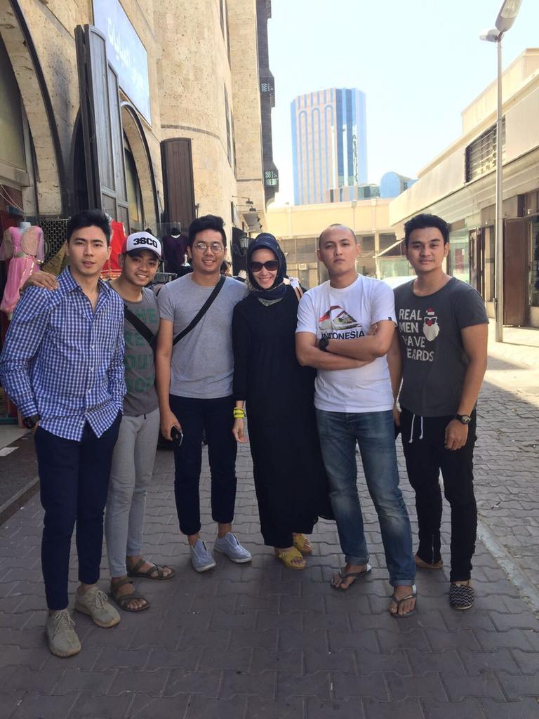 Endru_putra's tweet photo. Here we are ... Flight Attendant on vacation at Jeddah ... https://t.co/pXuyX85Ukg