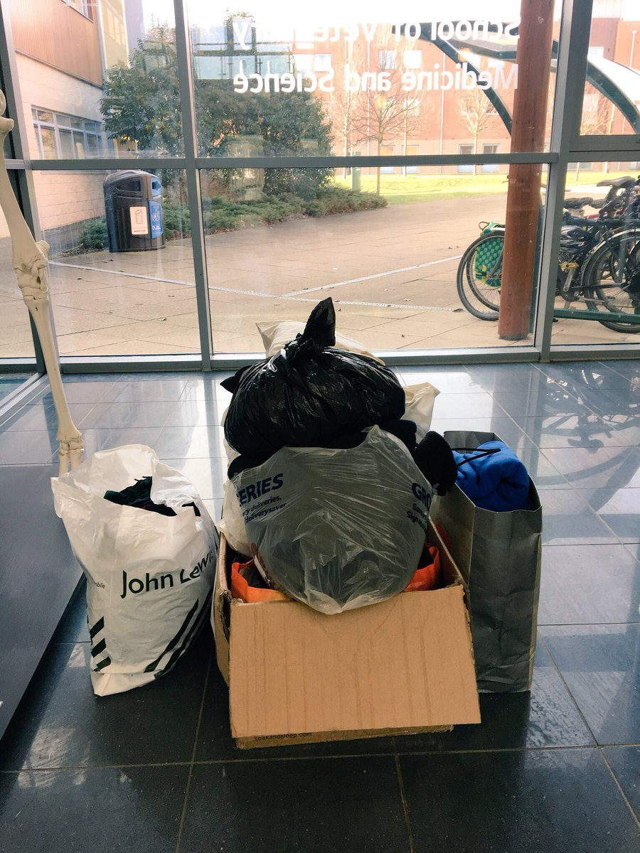 Shellbelle6's tweet image. Brilliant response from the first week of the Syrian clothing appeal! Thank you @NottinghamVets #samarasaidappeal