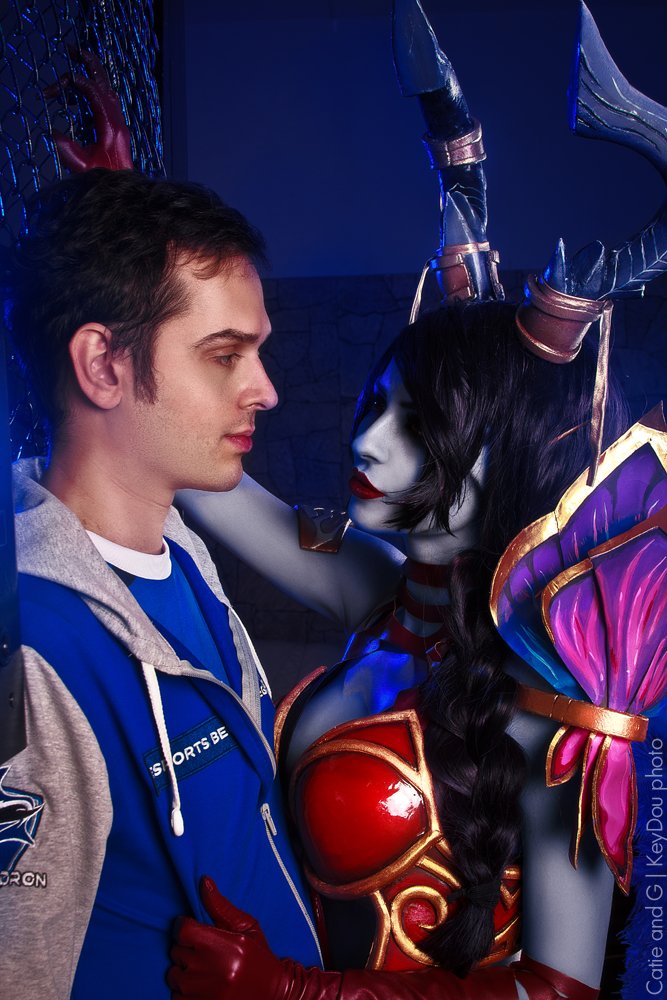 catiecosplay's tweet photo. .@GTHEMALL @VegaSquadron 
Armores are red 
Vega is blue
Hey simply men 
We did it for you! https://t.co/owO7cYAfy4