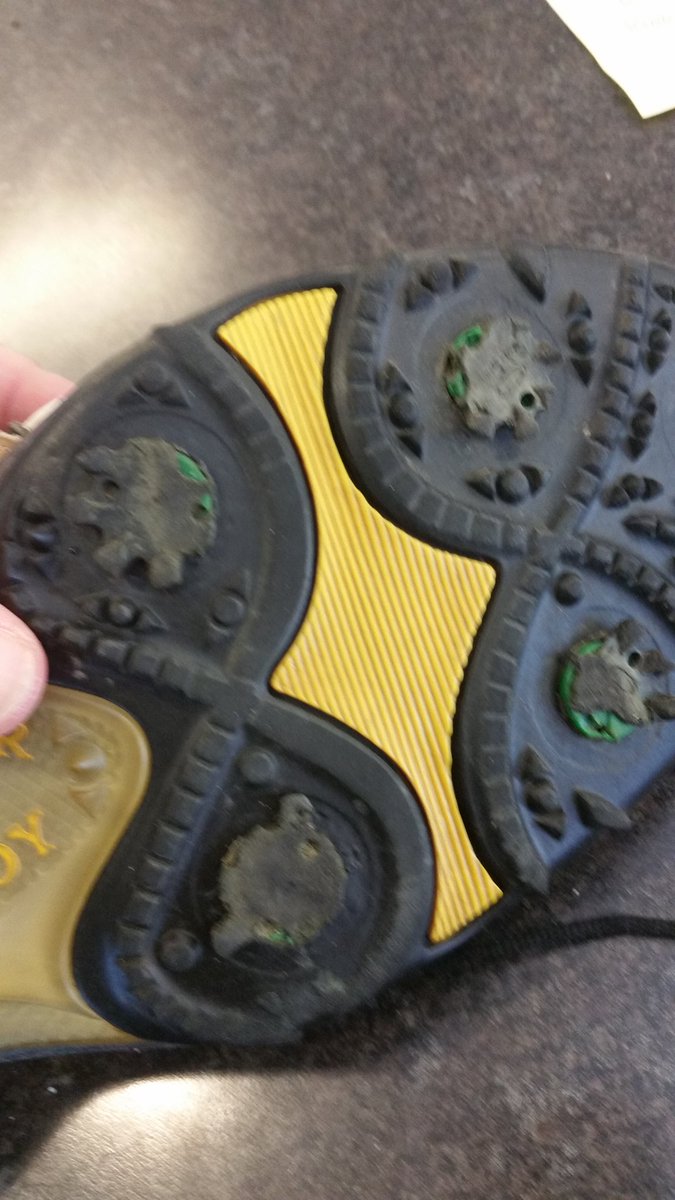 JoeBenedict343's tweet photo. @AProProblems Can you just change my spikes quick? https://t.co/1cEpYTVu41