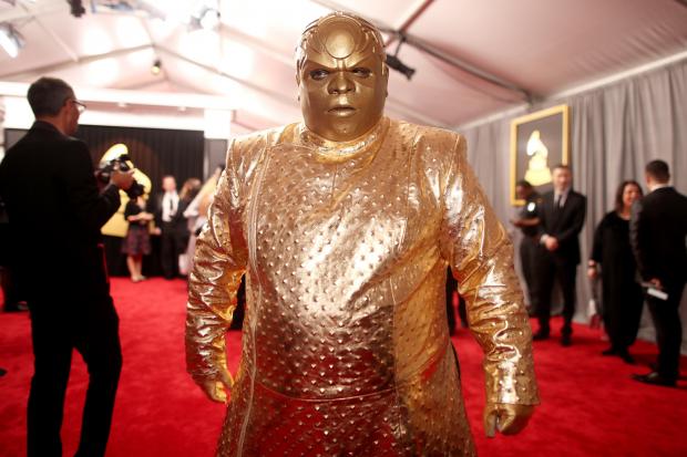 OscarINTEL's tweet photo. When you're the only person on your team with a legendary skin https://t.co/P5KUjfb9ne