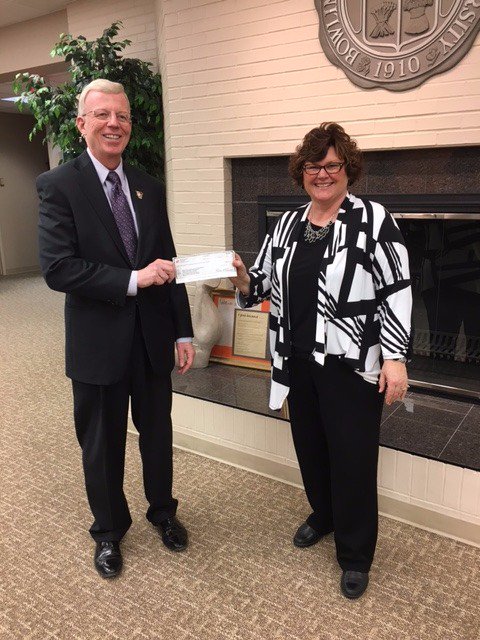 BTARepGroup's tweet photo. Amy recently had the pleasure of presenting Shea McGrew from BGSU with their check from the KI loyalty buying program. #thankyou #ispyki https://t.co/t10ZA0pU9q