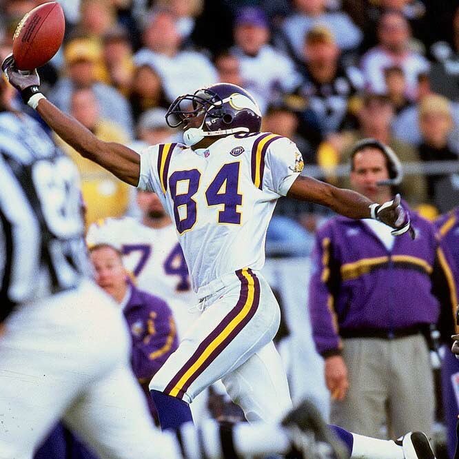 Greatest wide out to ever lace em up Happy 40th Bday Randy Moss 