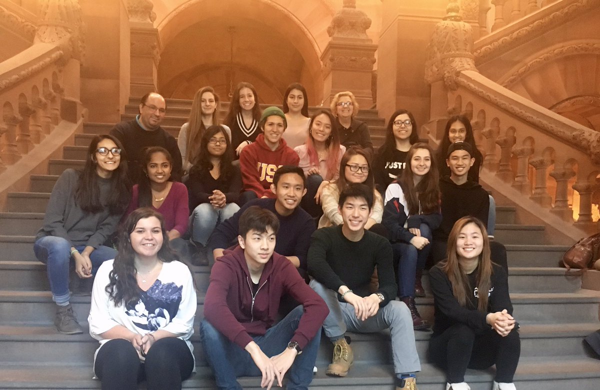 Nily Rozic 李羅莎 tweet media