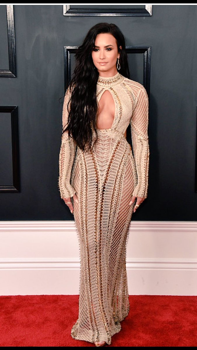fucxtrendz's tweet image. A little #GRAMMYs fashion recap! @ddlovato giving LIFE in this dress😍😍 #style #fashion #fblogger #blogging #BloggingGals #her #slay #grace
