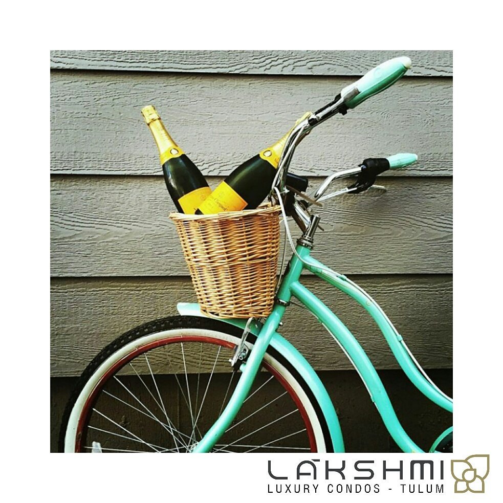 lakshmitulum's tweet photo. "Come quickly I'm drinking the stars." Dom Perignon
#lakshmitulum #tulumresidences #aldeazama #tulum #mondaymood https://t.co/KMNLZRaZrN