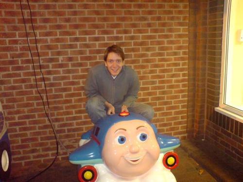 Valentine needed. Help me by RT this meaningful message.
" Hello. You could be this car im riding. Just imagine all the possibilities. "