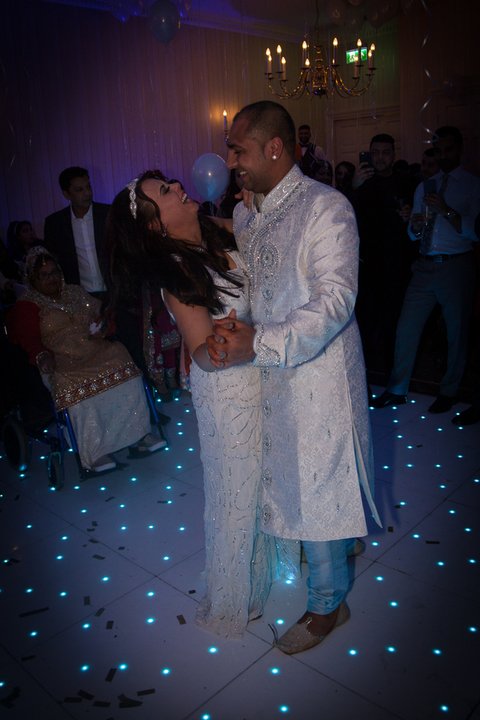 DoubleTakeWed's tweet photo. Mel &amp; Robs first dance at their #decourceysmanor wedding last New Year #cardiffwedding #brideandgroom #firstdance https://t.co/LShuirRYx8