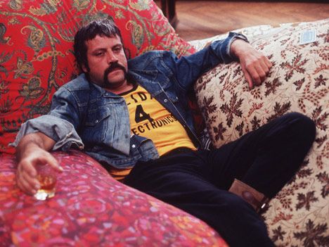 Happy Birthday, Oliver Reed! If you were still alive you\d be 90 years old and probably really drunk. 