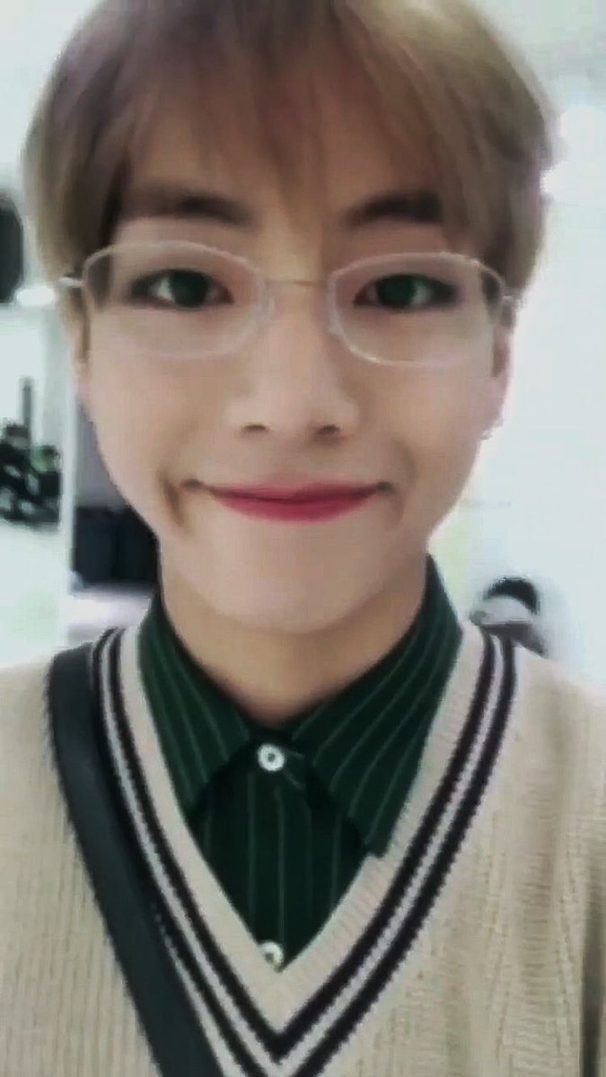 happytaepics's tweet photo. taehyung in glasses RT if you agree https://t.co/rzjLVPmw2Z