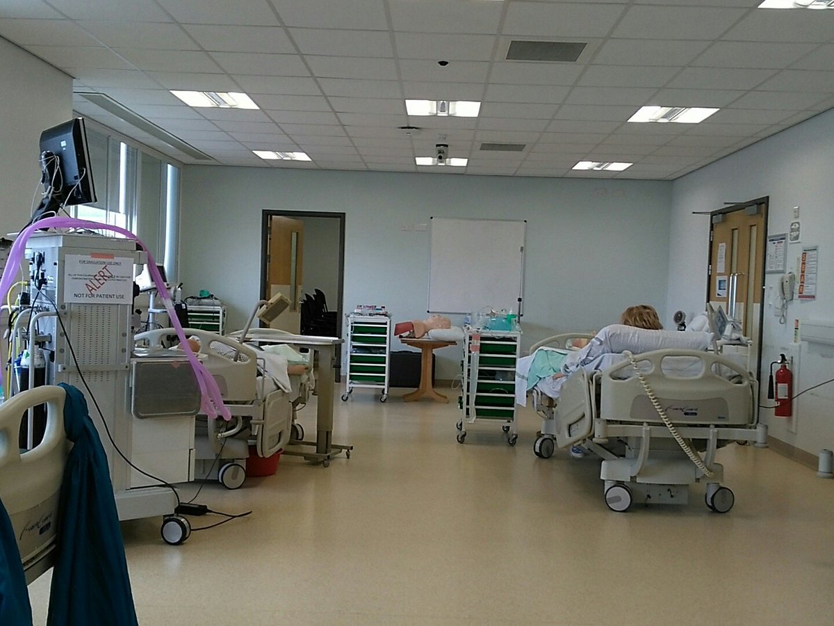 MedEdSTH's tweet photo. A set up and ready for the #phase3b #anaesthetic simulation https://t.co/rof5iIXEa2