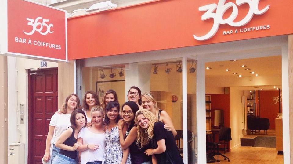 bymaddyness's tweet photo. #Commerce : @365coiffures lève 700 000 euros pour ses bars à coiffures https://t.co/3QSzgV2Vag https://t.co/6qFTLyHSFy