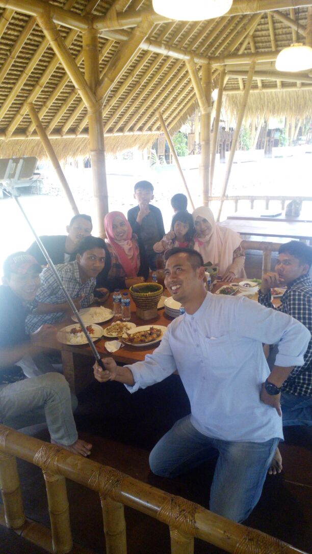 Suryaman_02's tweet photo. #SIGTEAM #MakanBersama #CitraRayaTangerang #GubukMangking
PT. Sinar Indo Gemilang https://t.co/GMv16kz5Lh