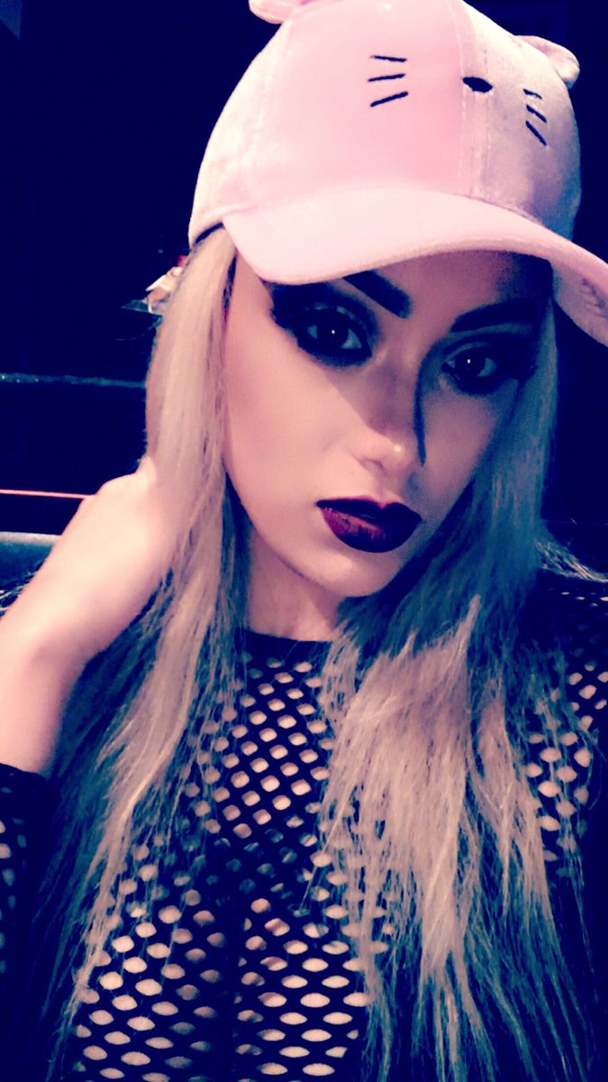 MariaPusan1's tweet photo. #pink #Grammys #lover yourself #Bangleexpress ππ
π #followthelipπ #besosπ https://t.co/A1T9jMVsPV