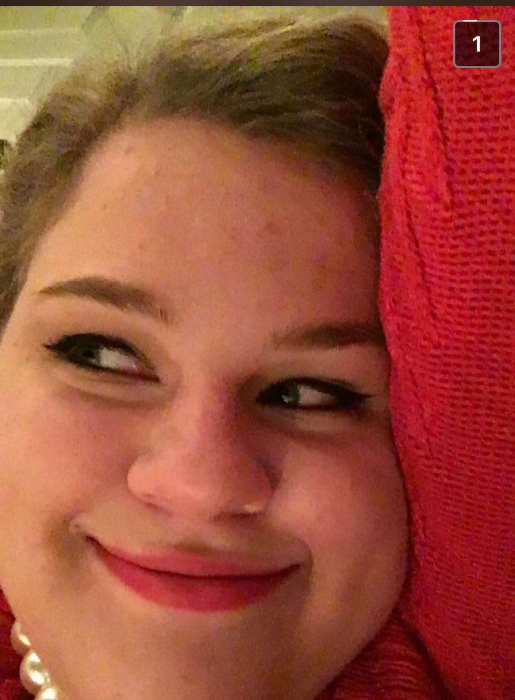 AnnaHollon's tweet photo. Happy bday pretty 🎉✨❤ @Lauren_Settles https://t.co/8alLhcbQ7u