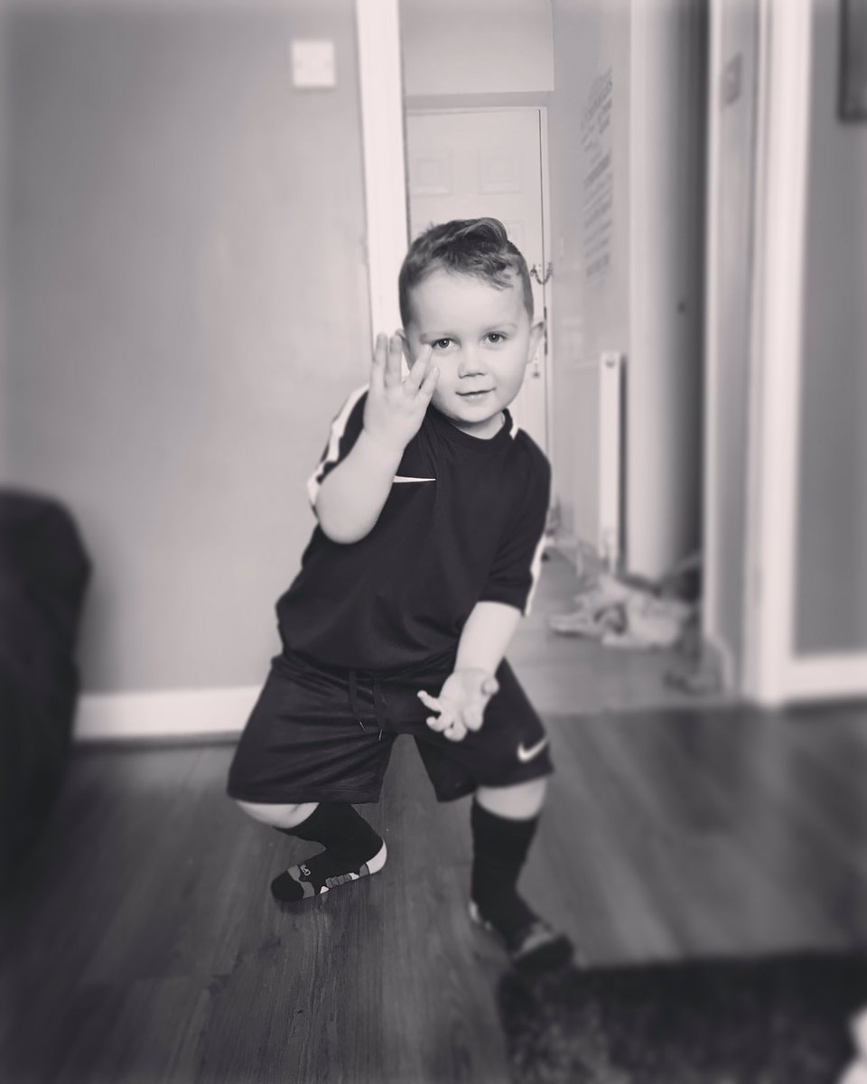 Elz__8's tweet photo. He's come of age and hes more than ready, following in his mums footsteps. Football with his grandad... @Wilky3272 πβ½οΈ #handsworthboys https://t.co/jlHeVOBSCH