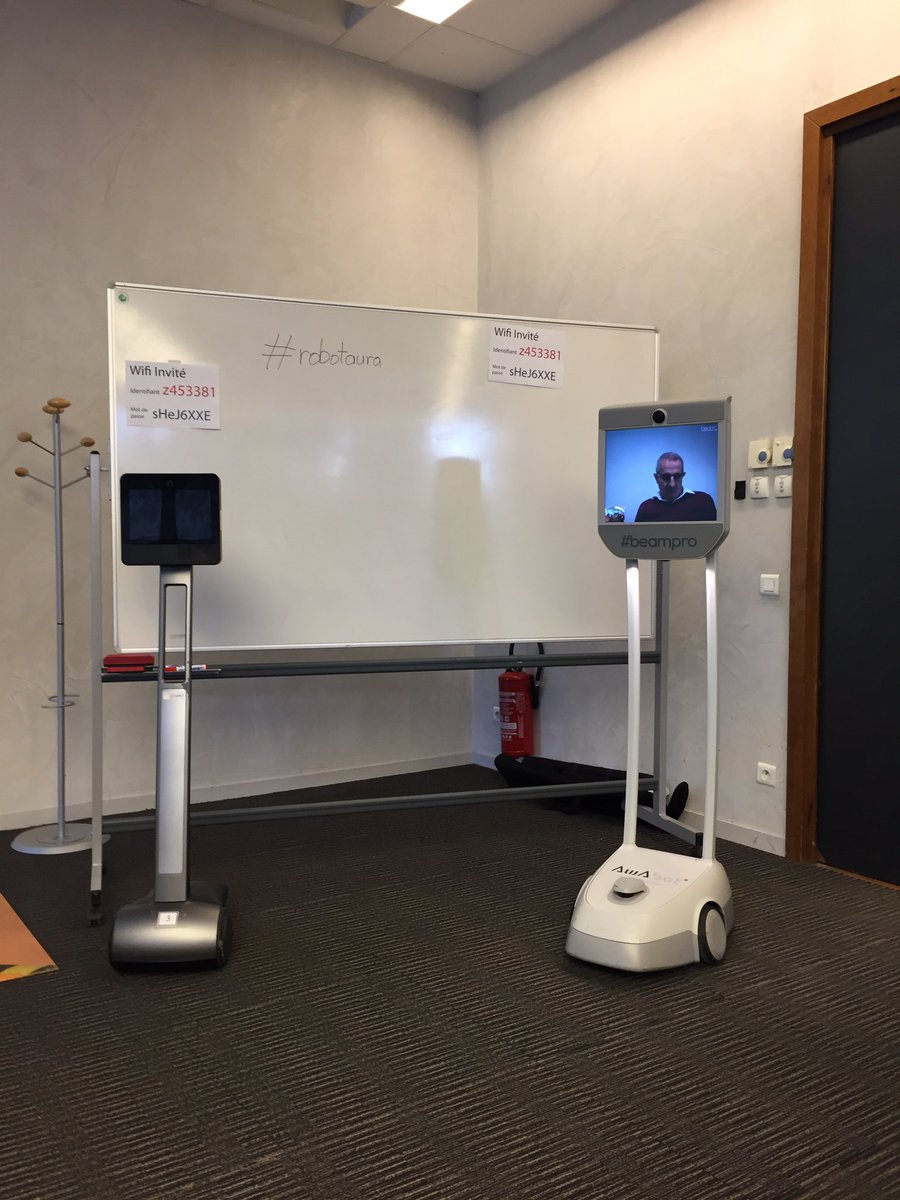 ibe_pro's tweet image. De plus en plus de teleprésents assistent au séminaire #robotaura via #robot #beam 😏@awabot